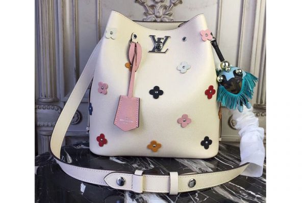 Replica Louis Vuitton M53081 LV Lockme Bucket Soft Calfskin Bags