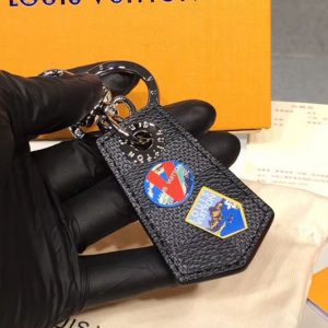 Replica Louis Vuitton M63770 LV Alpes Small Enchappe Bag Charm and Key Holder Damier Graphite Canvas