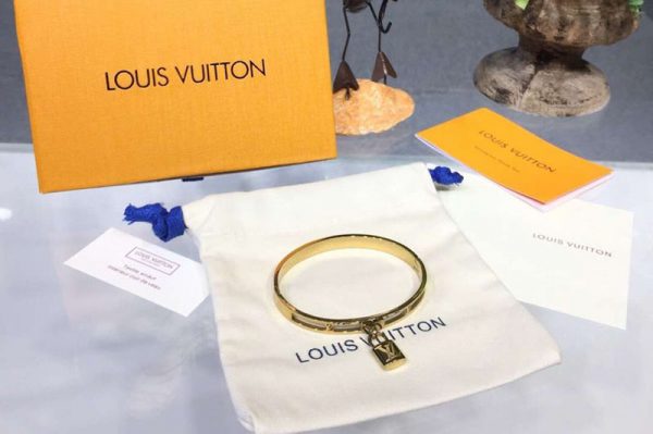 Replica Louis Vuitton M6228 LV Lockit Bracelet Yellow Gold