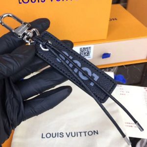 Replica Louis Vuitton M64173 LV Tab Louis Vuitton Bag Charm and Key Holder