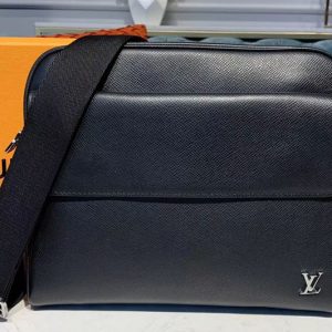 Replica Louis Vuitton M30260 LV Alex Messenger Bags Black Taiga Leather