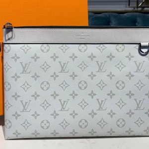 Replica Louis Vuitton M62291 LV Discovery Pochette Bags Gray Monogram Canvas