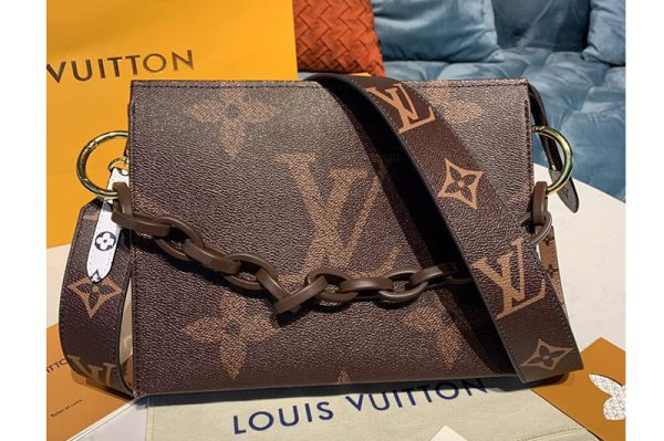 Replica Louis Vuitton M47547 LV toiletry pouch 26 with Chain in Monogram canvas