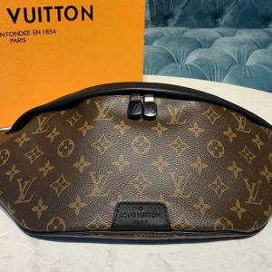 Replica Louis Vuitton M44336 LV Discovery bumbag in Monogram canvas