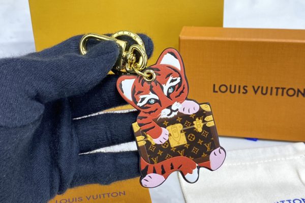 Replica Louis Vuitton M00543 LV Precious Tiger bag charm and key holder