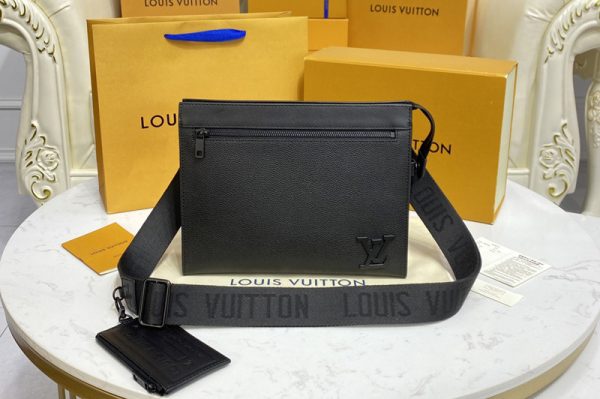 Replica Louis Vuitton M59329 LV New Messenger Voyage Bag in Black Aerogram cowhide leather