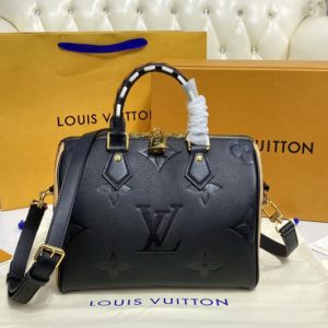 Replica Louis Vuitton M58524 LV Speedy Bandoulière 25 handbag in embossed Monogram Empreinte leather