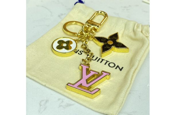 Replica Louis Vuitton M69008 LV Spring Street bag charm and key holder