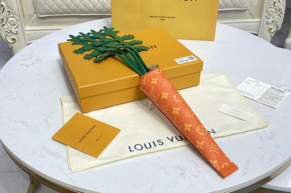 Replica Louis Vuitton M80851 LV Carrot Pouch in Orange vintage Monogram coated canvas