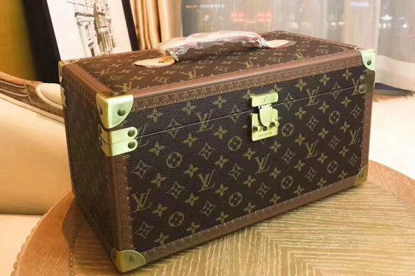 Replica Louis Vuitton M21221 Monogram Canvas Suitcase 40