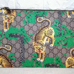 Replica Gucci 451473 GG Supreme Pouch Clutch Bag Bengal Green