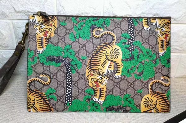 Replica Gucci 451473 GG Supreme Pouch Clutch Bag Bengal Green