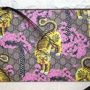 Replica Gucci 452361 GG Supreme Pouch Clutch Bag Bengal Pink