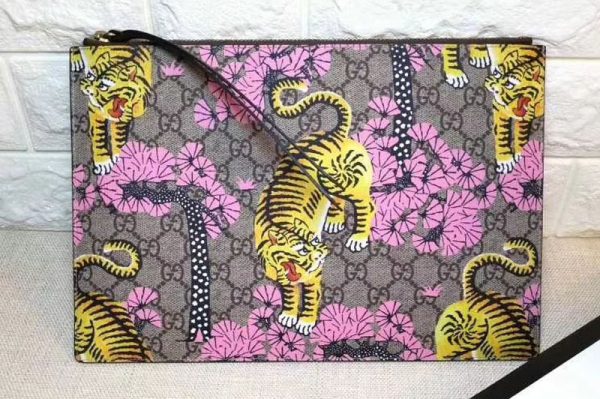 Replica Gucci 452361 GG Supreme Pouch Clutch Bag Bengal Pink