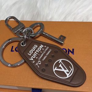 Replica Louis Vuitton MP1897 LV MOTEL BAG CHARM and KEY HOLDER