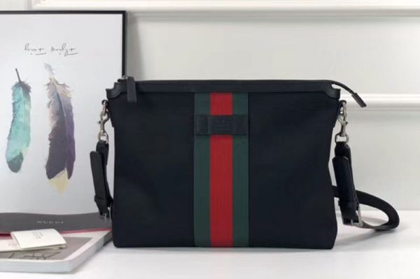 Replica Gucci 523335 GG Supreme medium messenger bag Black