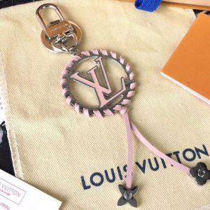 Replica Louis Vuitton M63081 LV Very Bag Charm and Key Holder Pink