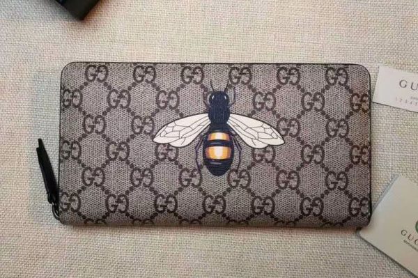 Replica Gucci 451273 Bee print GG Supreme zip around wallet