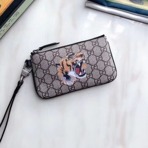 Replica Gucci 522866 Tiger print GG Supreme pouch