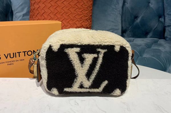 Replica Louis Vuitton M68599 LV Camera Pouch Monogram Canvas