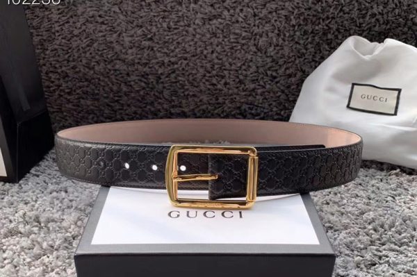 Replica Men's Gucci 449716 40mm Gucci Signature belt with Gold GG Buckle in Black Signature leather