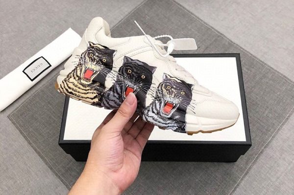 Replica Mens and Womens Gucci 576050 Rhyton leather sneaker with tigers