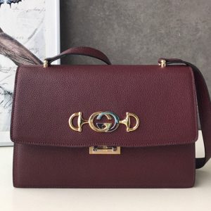 Replica Gucci 576388 Zumi grainy leather small shoulder bag in Burgundy grainy leather