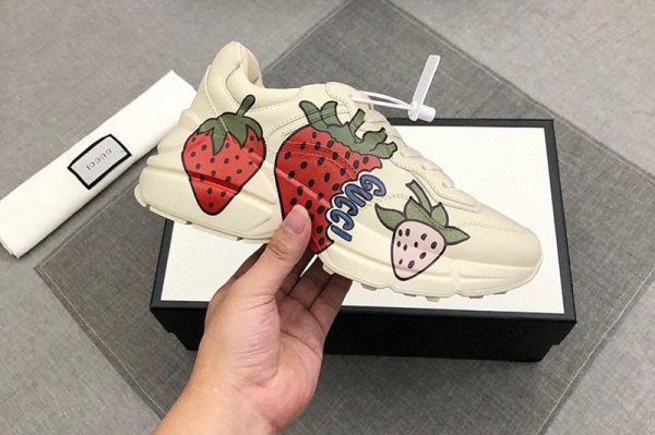 Replica Mens and Womens Gucci 576963 Rhyton sneaker with Gucci Strawberry