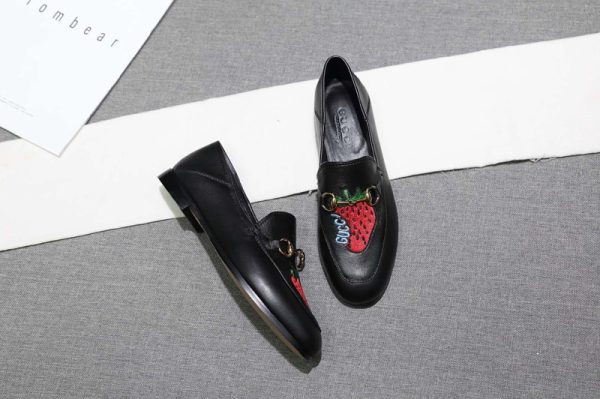 Replica Women's Gucci Jordaan embroidered leather loafer Black Leather with strawberry