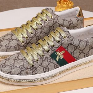 Replica Men's Gucci Ace GG Supreme bees sneaker Beige/ebony GG Supreme