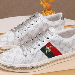 Replica Men's Gucci Ace GG Supreme bees sneaker Silver/Gray GG Supreme