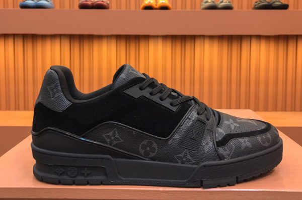 Replica Louis Vuitton 1A5UR4 LV Trainer sneaker in Monogram Eclipse Canvas