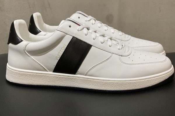 Replica Louis Vuitton 1A5YP3 LV Rivoli sneaker in Black Calf leather