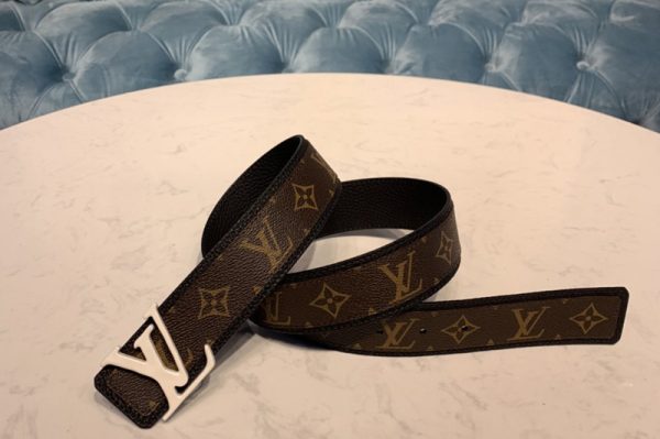 Replica Louis Vuitton MP205V LV Shape Patchwork 40mm belt in Monogram canvas With White Buckle