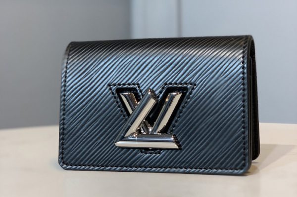 Replica Louis Vuitton M68682 LV Twist Multicartes Wallet in Black Epi leather