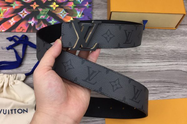 Replica Louis Vuitton M0285V LV Initiales 40mm Reversible belt in Monogram Eclipse Canvas With Black Buckle