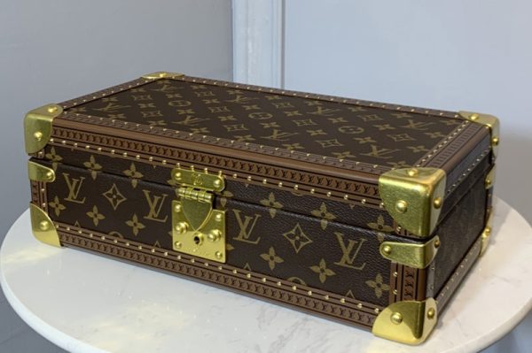 Replica Louis Vuitton M20039 LV 8 watch case in Monogram canvas