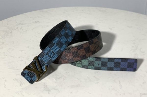 Replica Louis Vuitton M0249V LV Initiales 40mm reversible belt in Damier Rainbow canvas