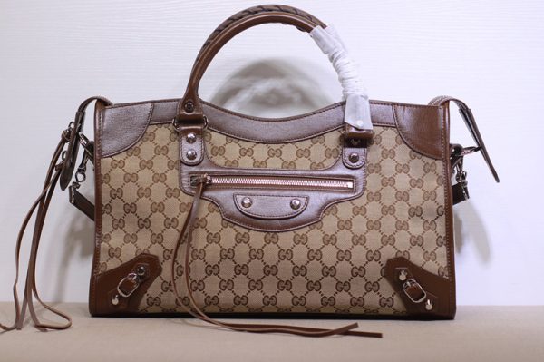 Replica Gucci 658597 Gucci x Balenciaga GG Canvas City Bag in Beige/ebony GG Supreme canvas