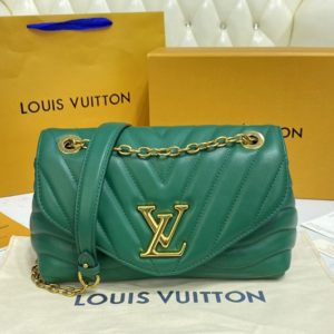 LV LV NEW WAVE CHAIN BAG M58550 in 2023