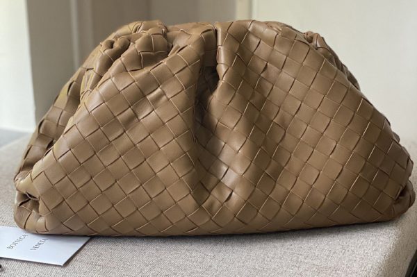 Replica Bottega Veneta 576175 pouch bag Soft voluminous clutch in Brown woven leather