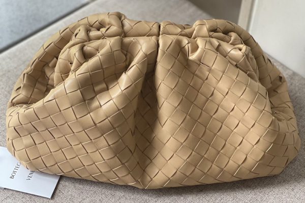 Replica Bottega Veneta 576175 pouch bag Soft voluminous clutch in Apricot woven leather