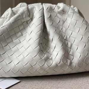 Replica Bottega Veneta 576175 pouch bag Soft voluminous clutch in White woven leather