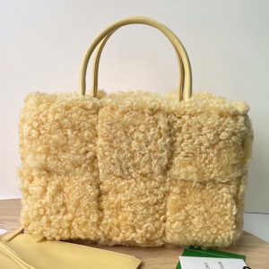 Replica Bottega Veneta 609175 Arco tote Bag in Yellow Shearling