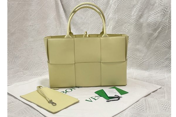 Replica Bottega Veneta 609175 Arco tote bag in Ice Cream Intrecciato leather