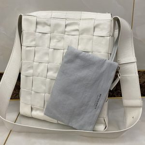 Replica Bottega Veneta 651480 Men Cassette Messenger bag in White Intrecciato Paper Calf leather