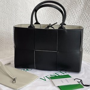 Replica Bottega Veneta 652867 Arco Mini tote bag in Black/White maxi Intrecciato Nappa leather