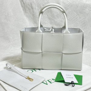 Replica Bottega Veneta 652867 Arco Mini tote bag in White maxi Intrecciato Nappa leather