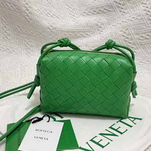 Replica Bottega Veneta 666683 Loop cross-body mini bag in Green Intrecciato leather