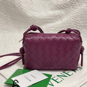 Replica Bottega Veneta 666683 Loop cross-body mini bag in Cinnabar Intrecciato leather